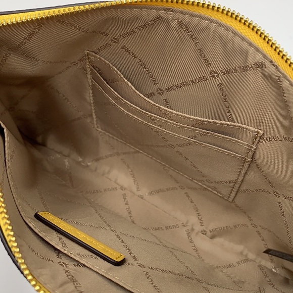 Michael Kors Jet Set LG 2 in 1 card case wristlet Wallet DAFFODIL SIGNATURE - Picture 14 of 16